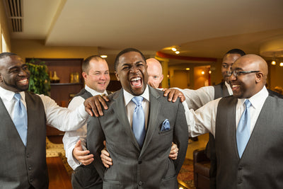 Choose to Give Cool Groomsmen Gifts to Your Guys